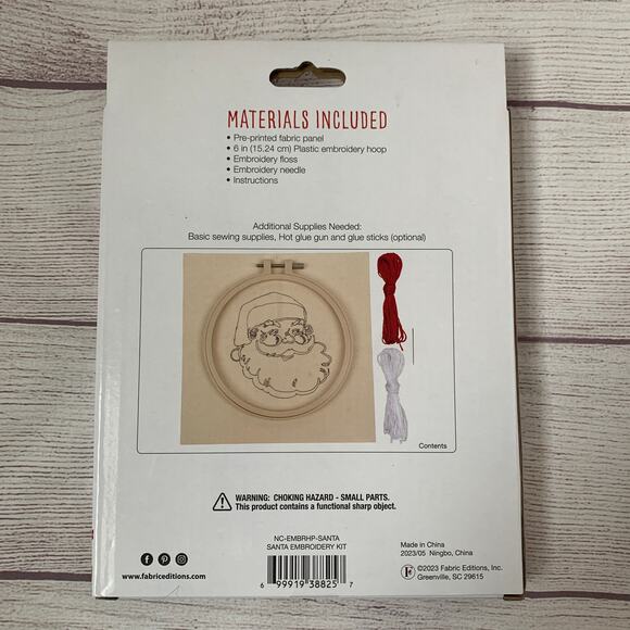 Needle Creations Santa Embroidery Hoop Kit Christmas Holiday Craft 6"D Finished - Picture 4 of 8